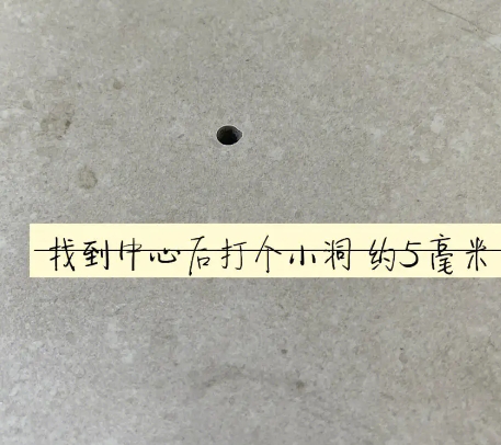 巴东瓷砖空鼓维修公司专业解答在瓷砖铺贴过程中，如果砂料搅拌不均匀，将会带来以下问题